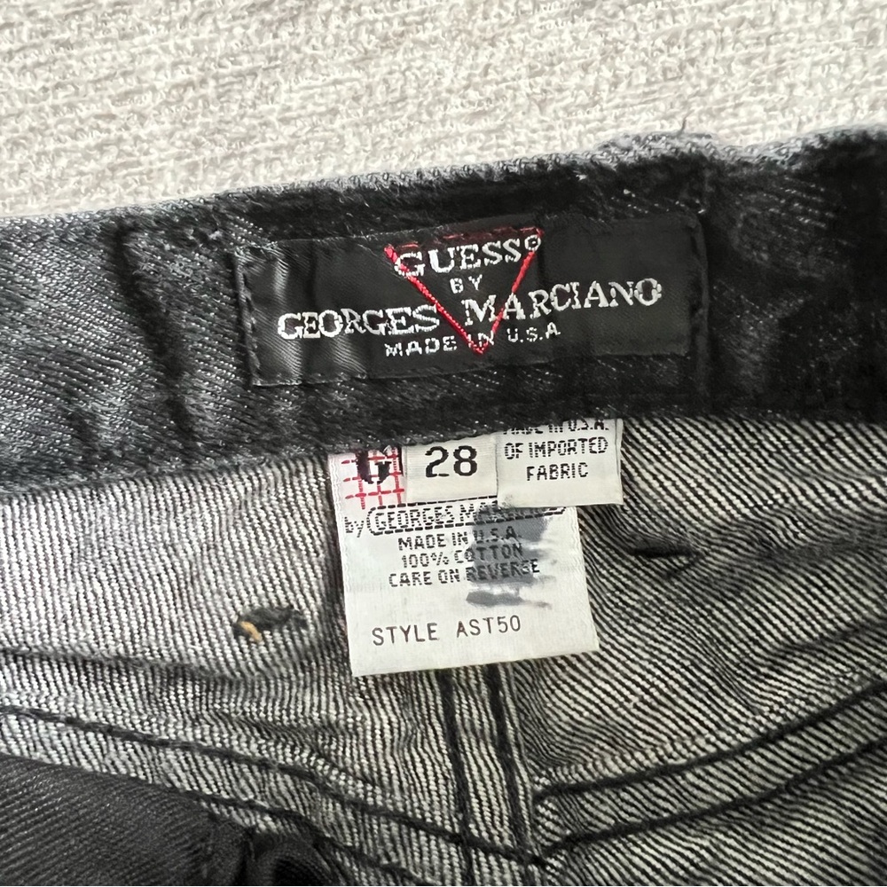 Vintage 1990s GUESS Women’s Black Distressed Faded High Waist Slim Denim Jeans - Picture 5 of 11